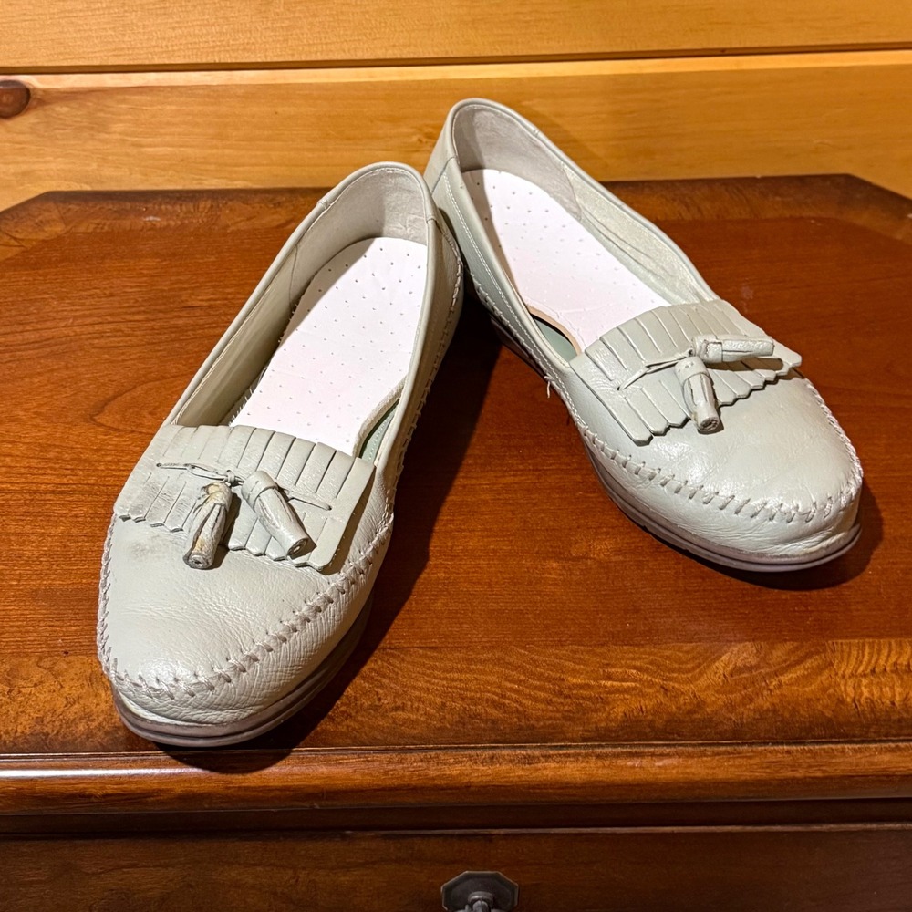 Dr Scholls Womens 10M Leather Kiltie Tassel Loafers Light Sage Green Moc Toe